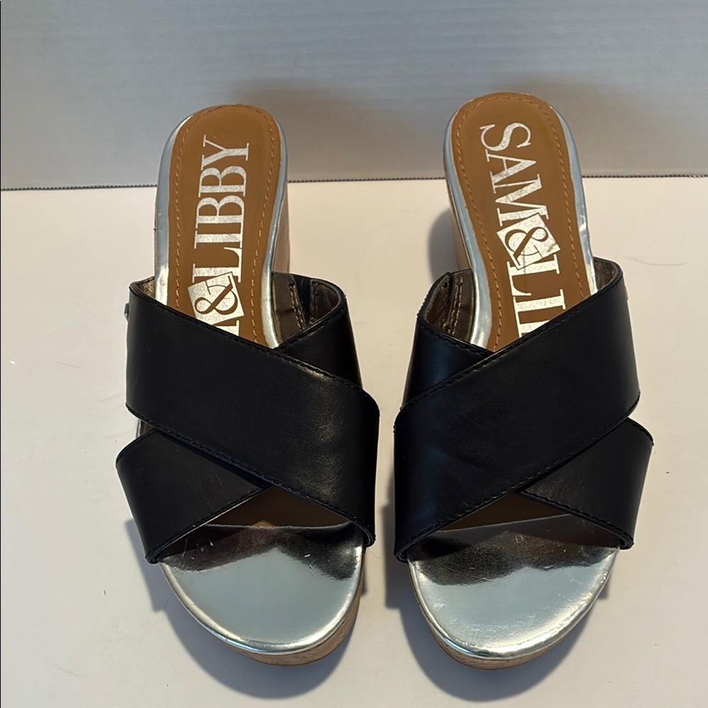 Sam and Libby wedge sandals
NWOT black
Size 8